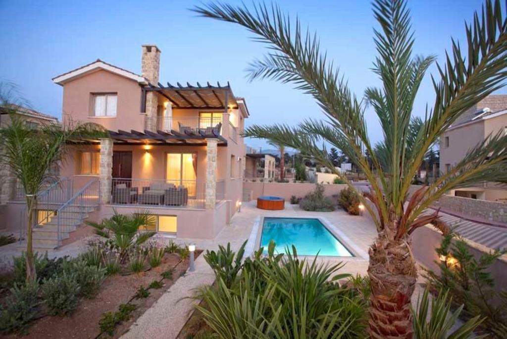 Villa Kartiela Sandy Beach Villas - Private Pool - Jacuzzi - Private Beach Area Polis エクステリア 写真
