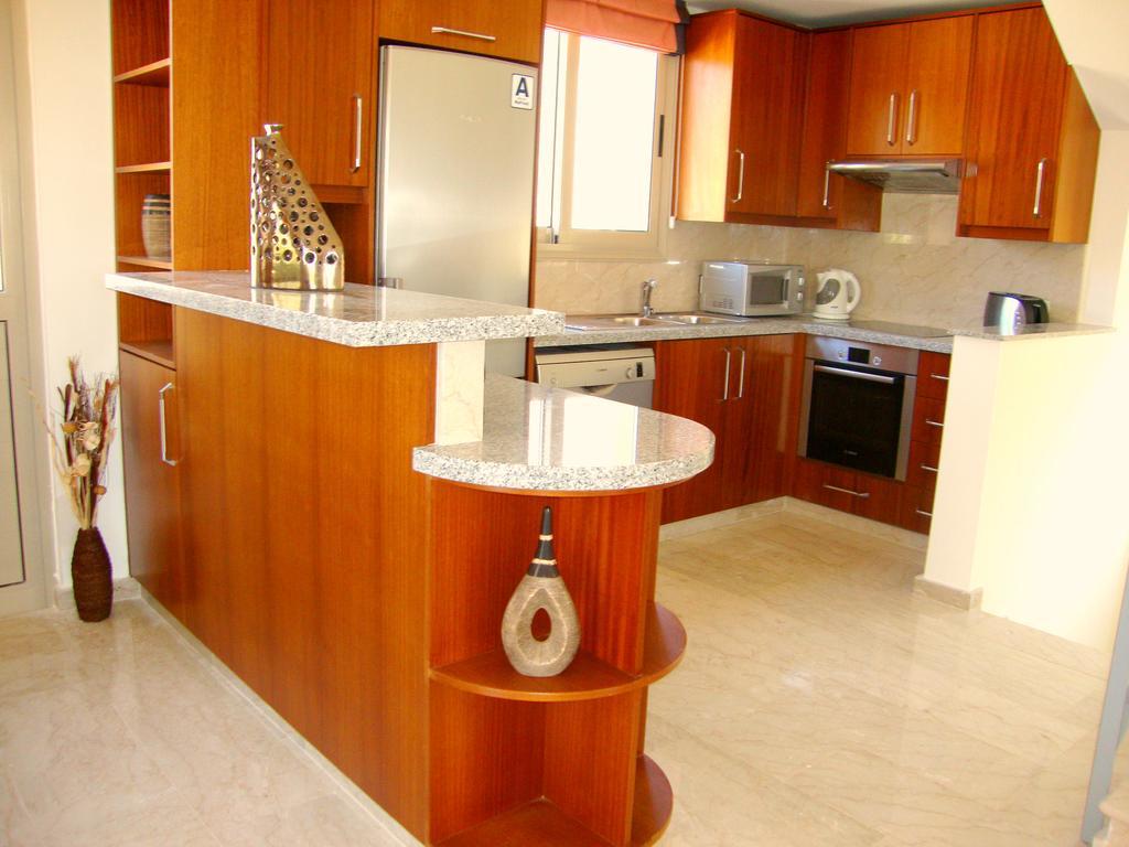 Villa Kartiela Sandy Beach Villas - Private Pool - Jacuzzi - Private Beach Area Polis エクステリア 写真